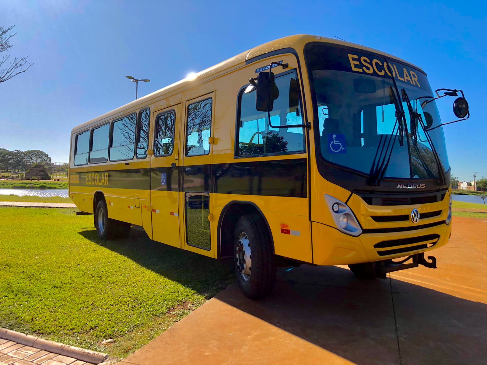 Prefeitura de Sooretama adquire dois ônibus para atender demandas